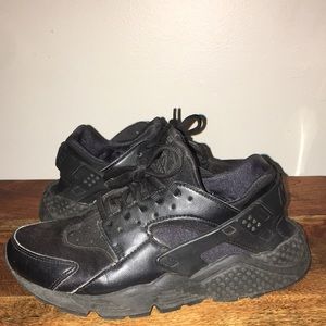 Black Huaraches
